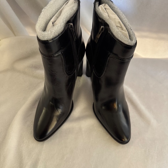 Vince Camuto Epandra Bootie - Picture 6 of 9